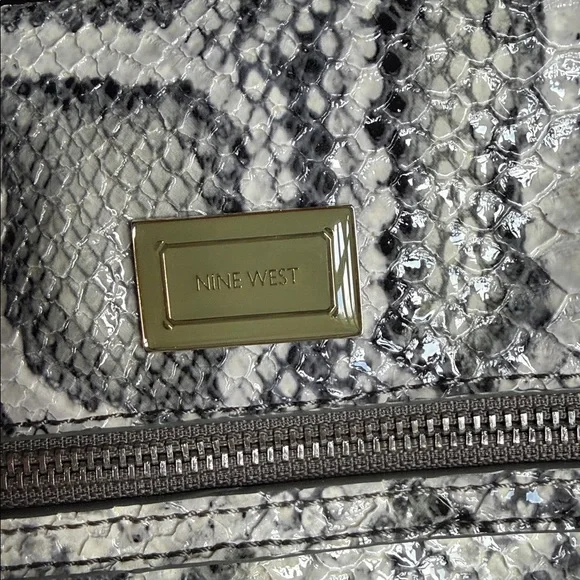 🆕 NINE WEST Caroline Faux Leather Snakeskin Tote NWT Large Purse HandBag Grey - Picture 8 of 15